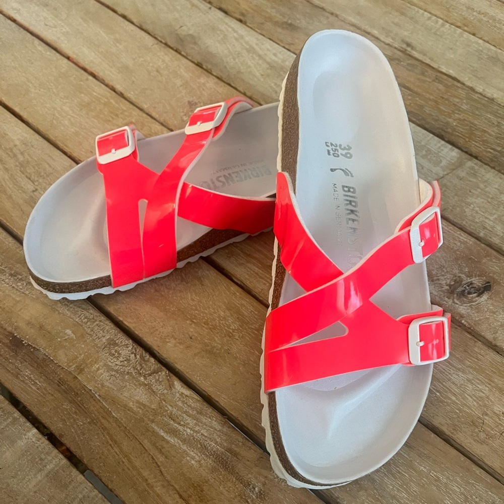 Womens Birkenstock Yao Neon Pink Patent Slides Size 39 EU 8 8.5